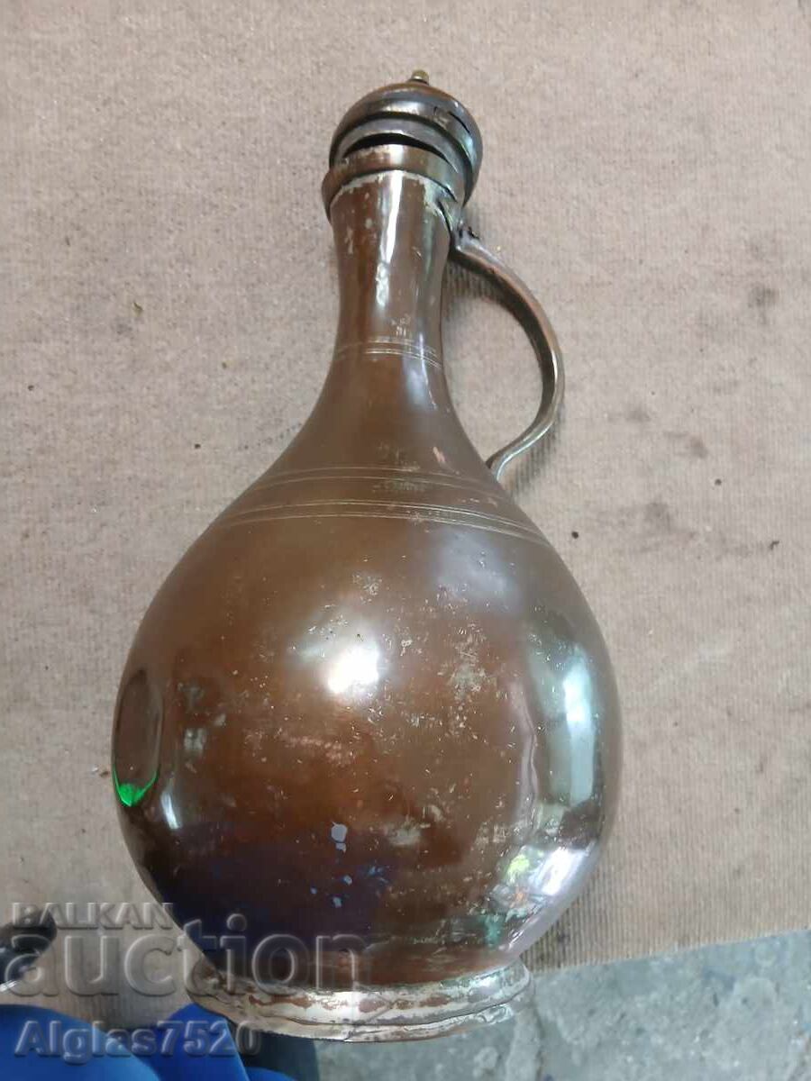 Cană uriașă din cupru „Panaghiurska”