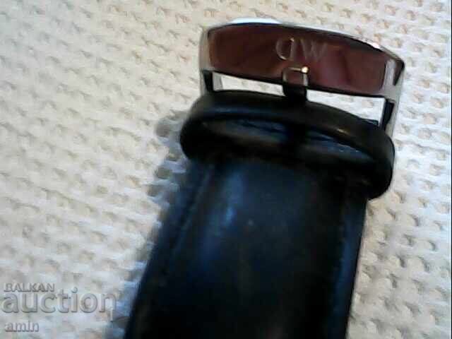 Delivery of Watch aw works no battery