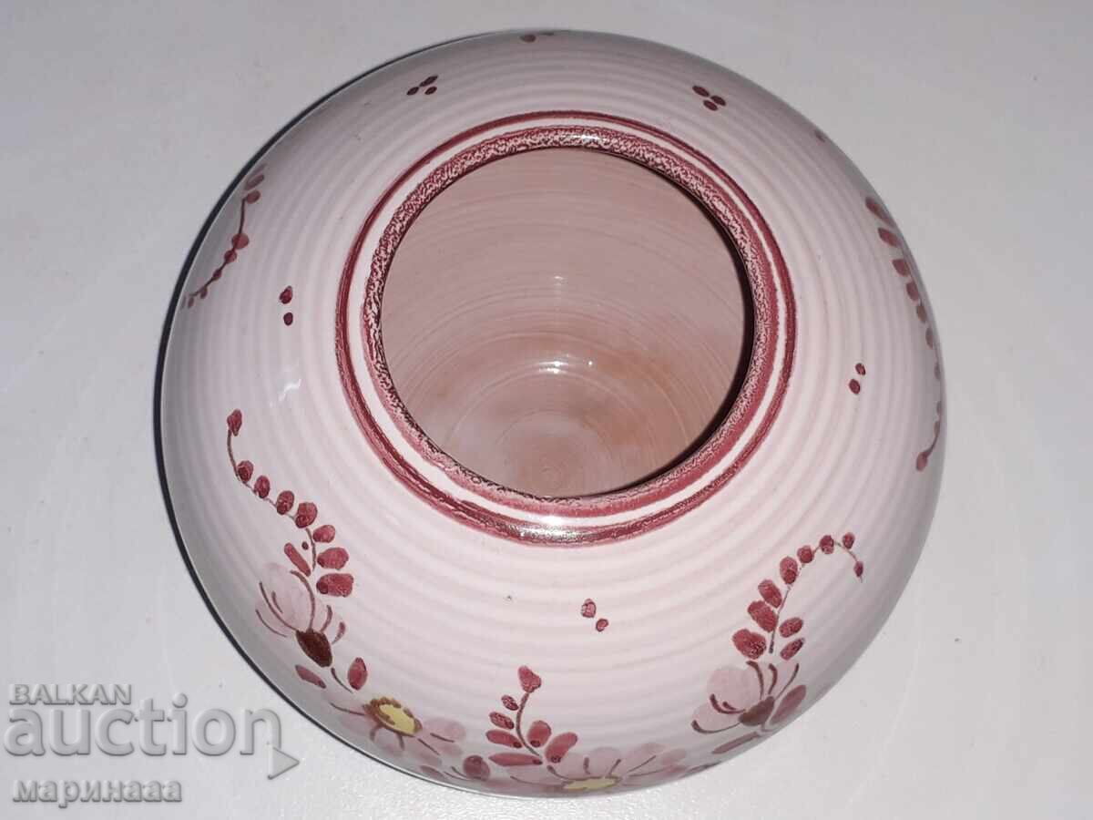 VAZĂ. CERAMICĂ. AUTOR cu preț € 4.00 | 7.82 BGN