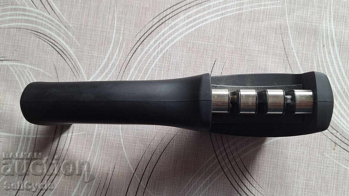 ✅ ASCUȚITOARE PENTRU CUȚITE - LIVARNO 3 în 1❗ cu preț € 2.00 | 3.91 BGN