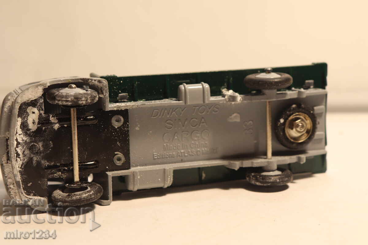 DINKY TOYS SIMCA TRUCK MODEL CAR - 6