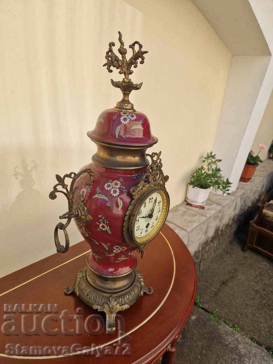 Licitație Un minunat ceas antic francez de șemineu Licitație Un minunat ceas antic francez de șemineu
