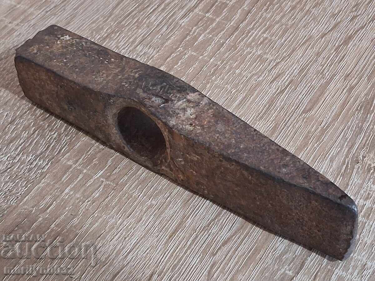 Ciocan de tâmplar, unealtă de zidar, primitiv