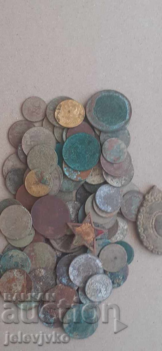 O mulțime de monede cu preț € 20.00 | 39.12 BGN O mulțime de monede cu preț € 20.00 | 39.12 BGN