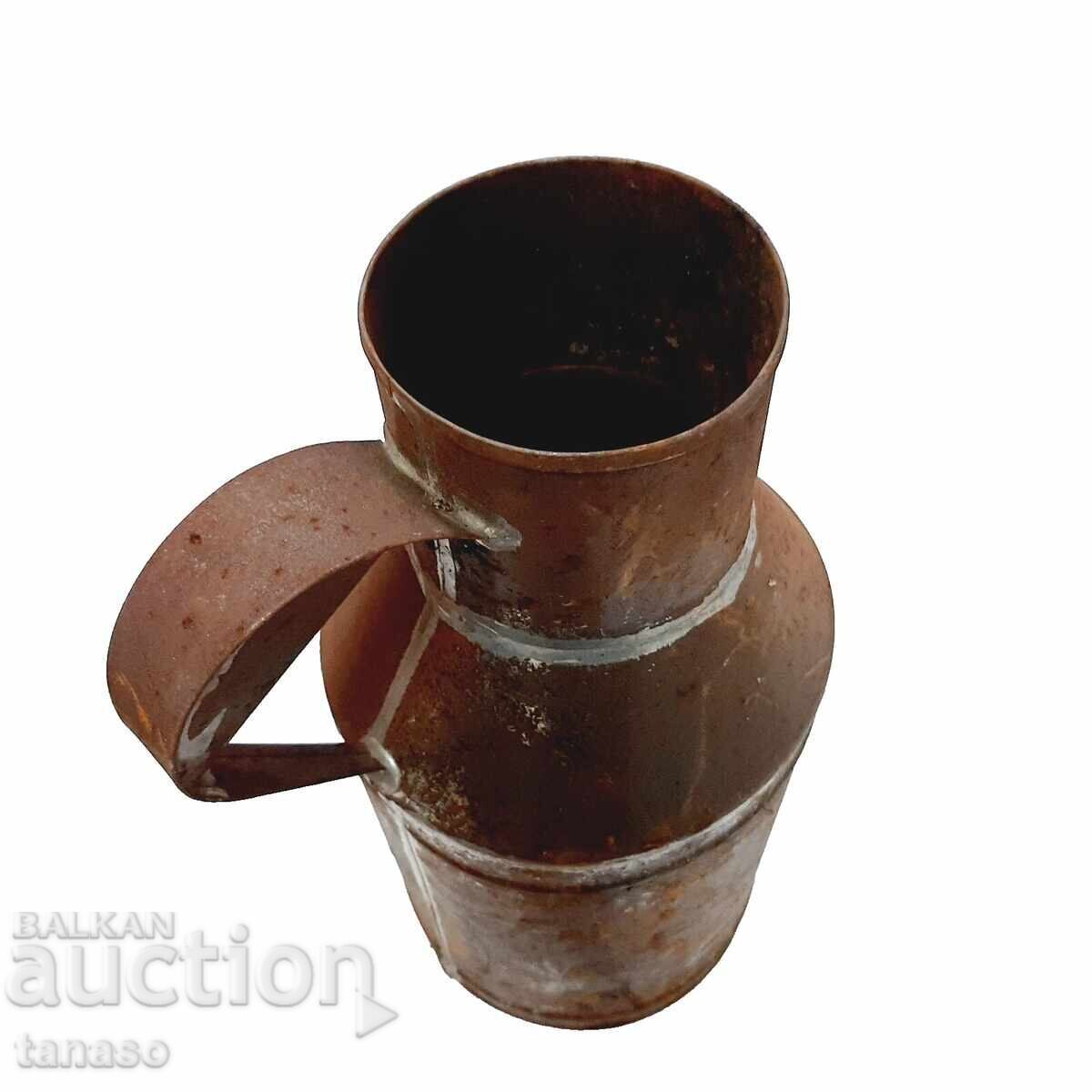 Găleată vintage din tablă pentru lapte, folosită, decor rustic - 5