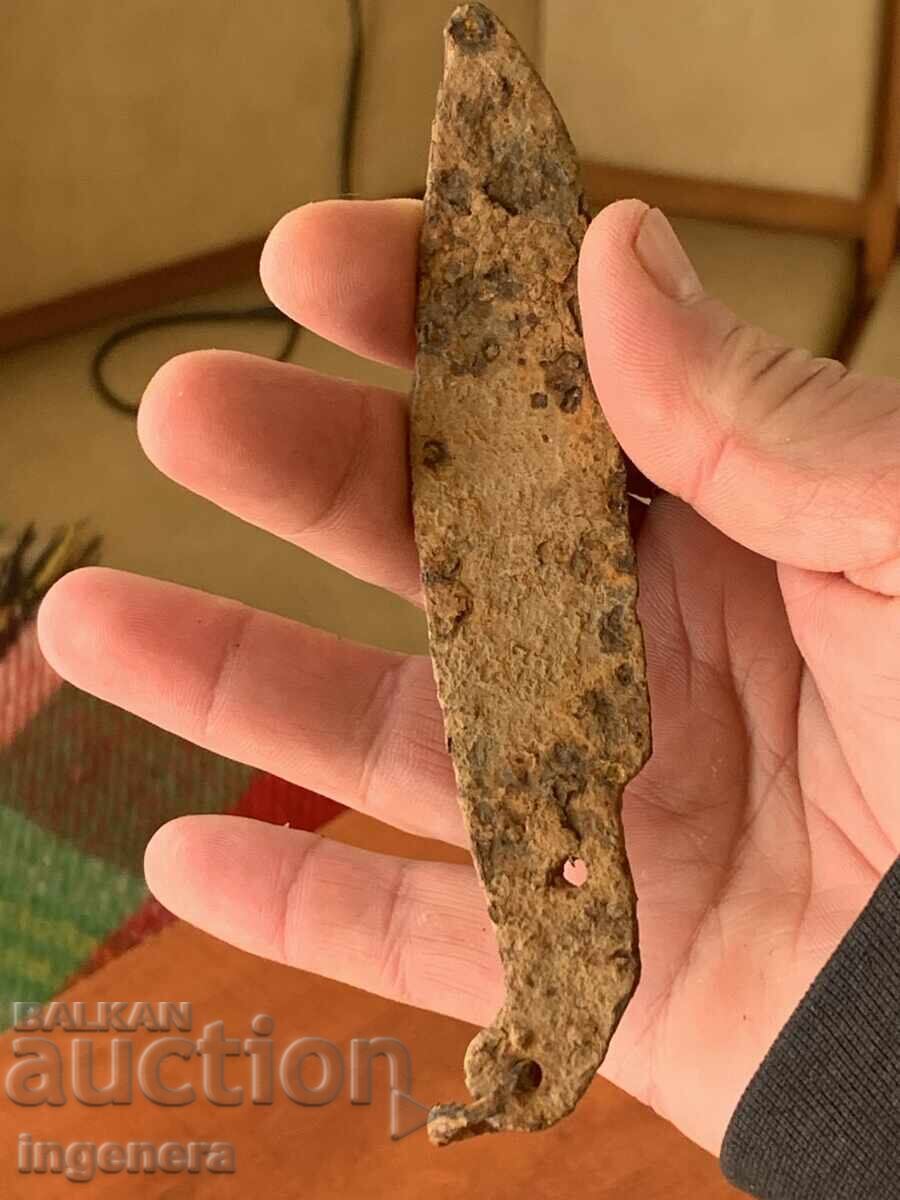 Livrarea CUȚIT LAMĂ VECHI RUGINIT
