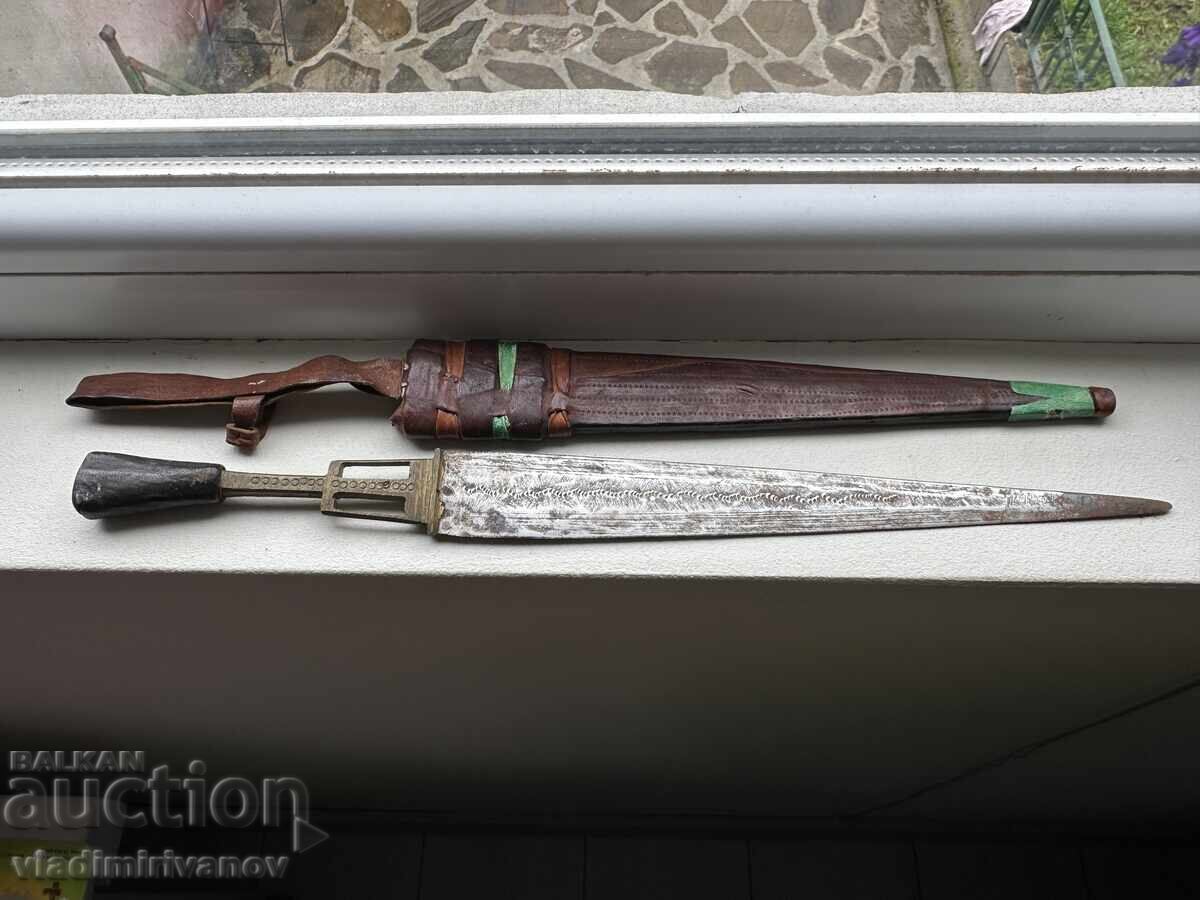 African fighting dagger of the Tuareg tribe with price € 5.50 | 10.76 BGN African fighting dagger of the Tuareg tribe with price € 5.50 | 10.76 BGN
