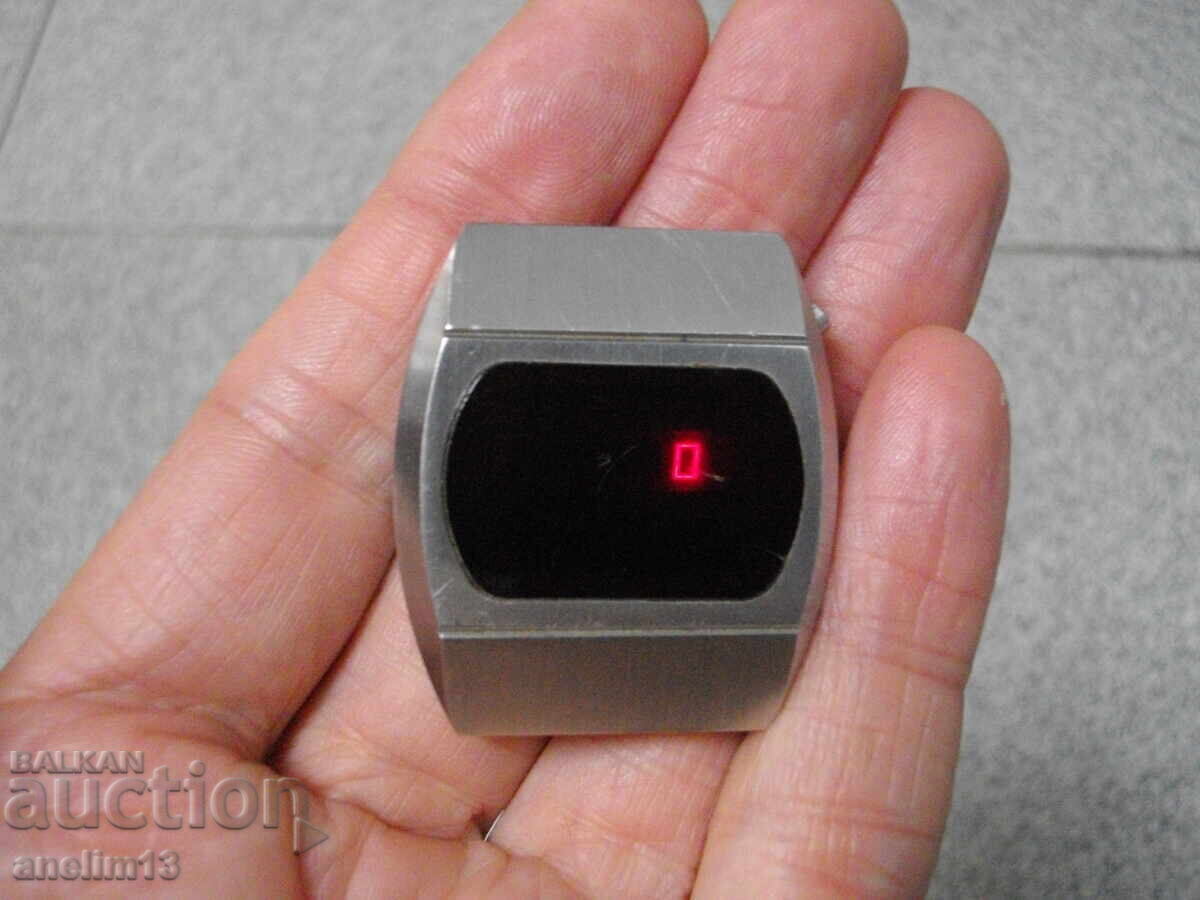 КОЛЕКЦИОНЕРСКИ РЕТРО ЕЛЕКТРОНЕН ЧАСОВНИК LED PHASAR 2000 с цена € 45.00 | 88.01 лв.