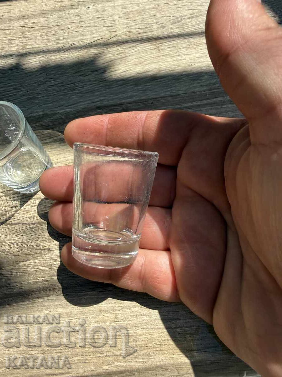 Veselă, set de masă, pahare cu preț € 2.00 | 3.91 BGN
