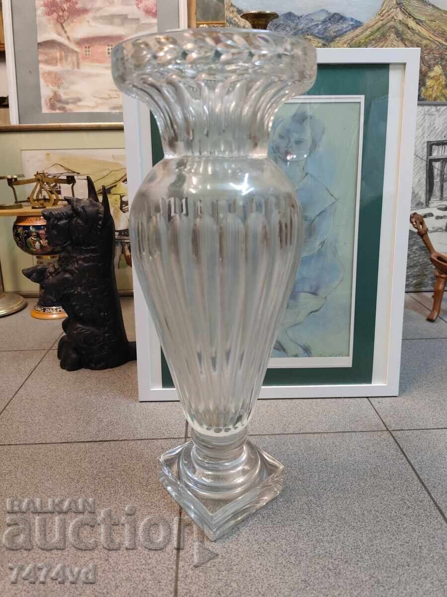 Vază înaltă masivă din cristal, reproducere Baccarat