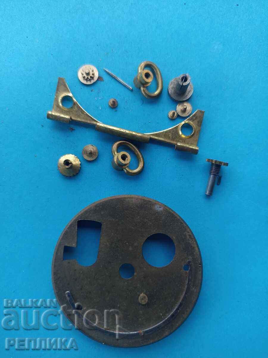 Ceas deșteptător de masă pentru piese cu preț € 8.00 | 15.65 BGN