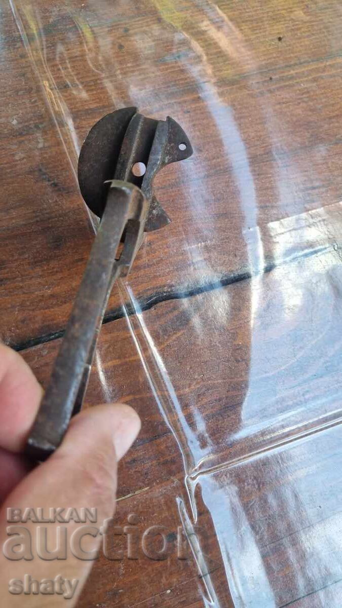 Παλιό πιστόλι - σκελετός με τιμή € 50.00 | 97.79 BGN