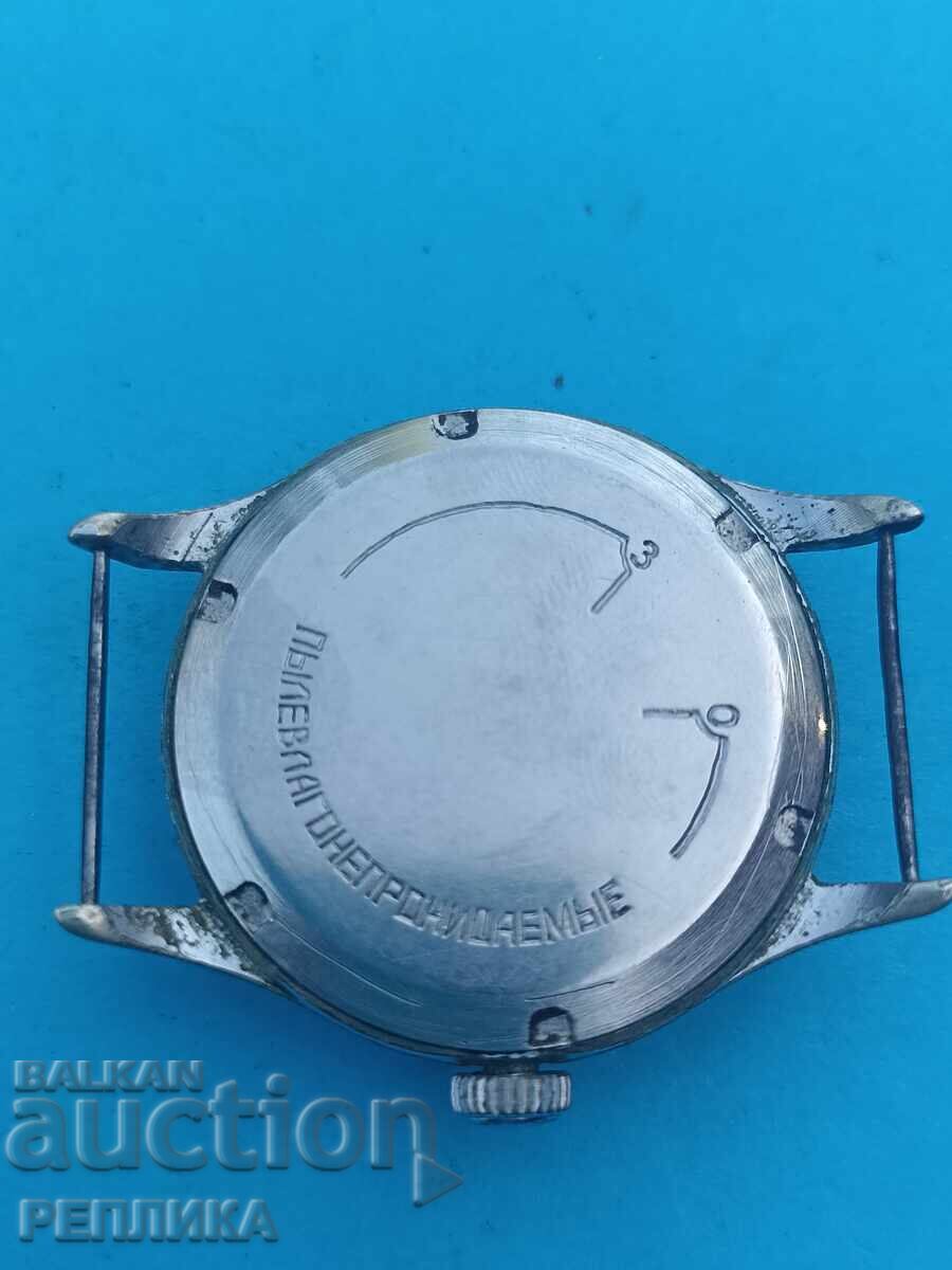 Ceas rusesc de colecție cu preț € 20.00 | 39.12 BGN Ceas rusesc de colecție cu preț € 20.00 | 39.12 BGN