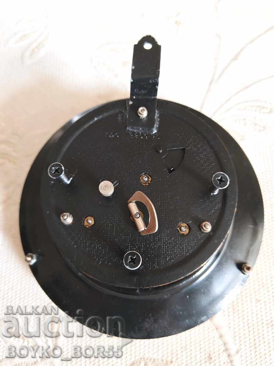 Mnogo Ryadyk Model Ruski Sots SSSR Stenen Mehanichen Chasovnik cu preț € 79.00 | 154.51 BGN