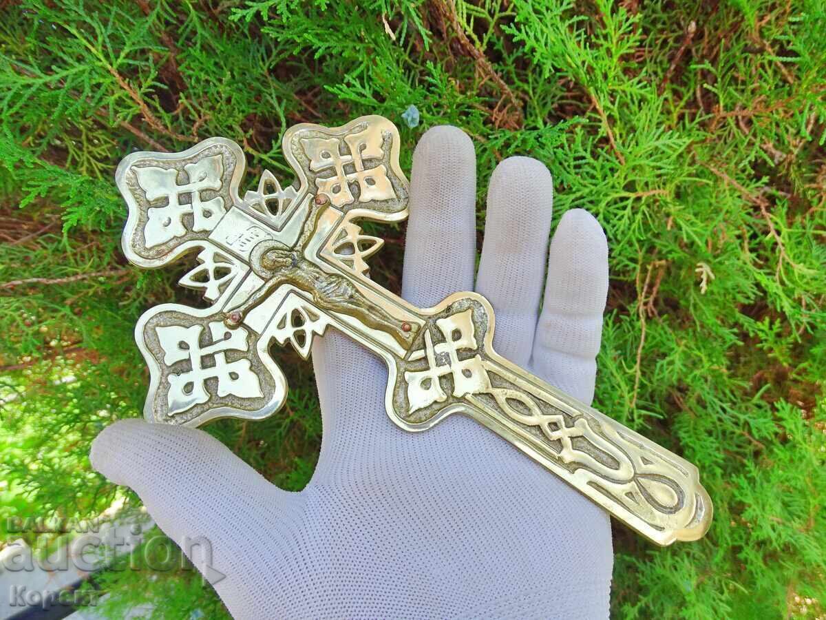 Cruce ortodoxă preoțească din bronz, crucifix cu preț € 150.00 | 293.38 BGN