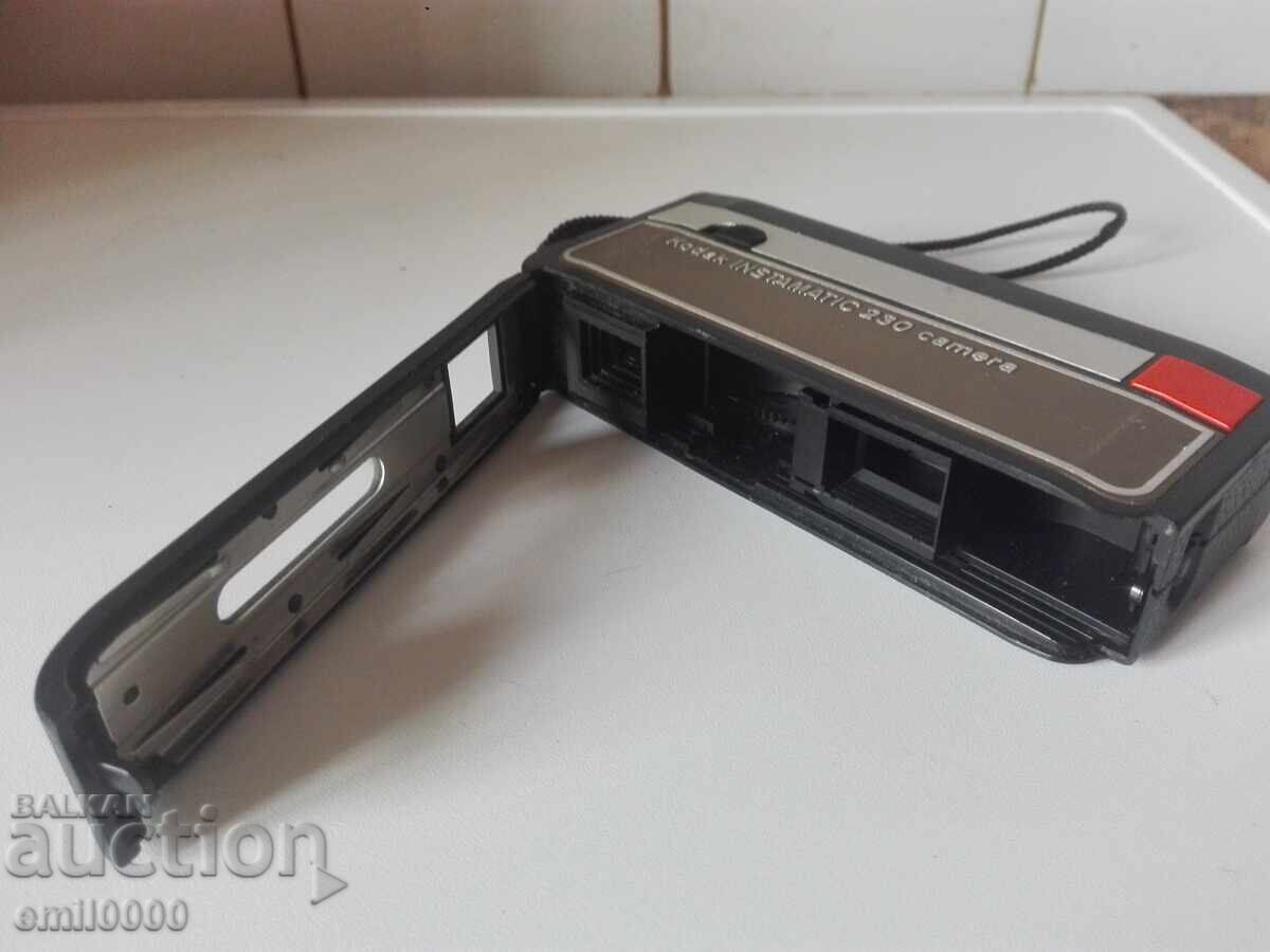 Аукцион Фотоапарат Kodak Instamatic 230 camera.