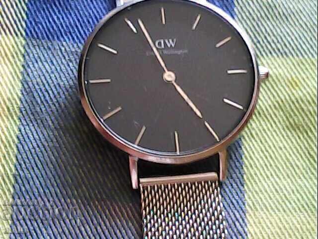 Auction Beautiful women's 4-hour watches work Auction Beautiful women's 4-hour watches work