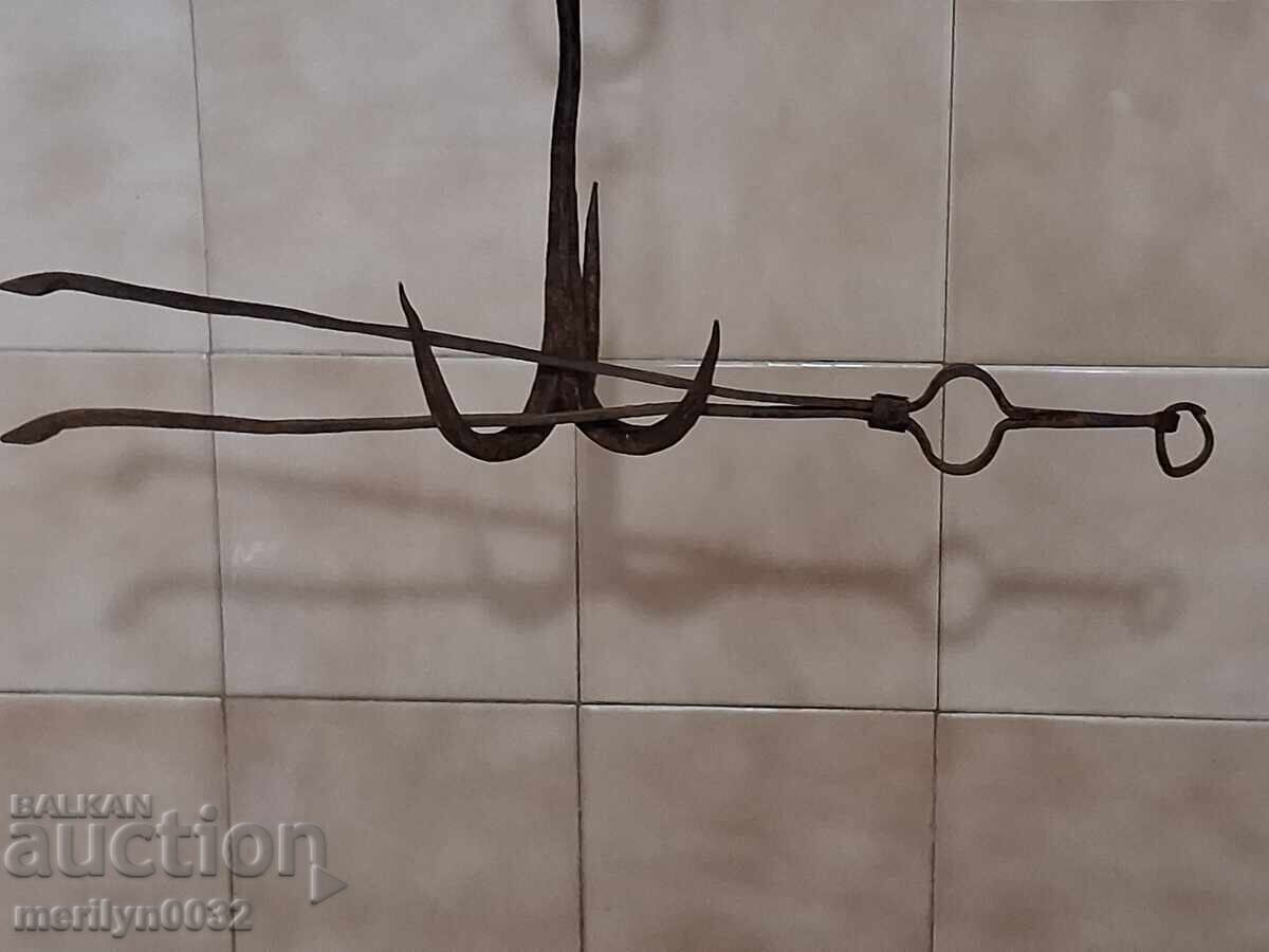 Παλιό ντιλάφι, λαβίδα, σφυρήλατο σίδερο για φούρνο με τιμή € 26.38 | 51.59 BGN