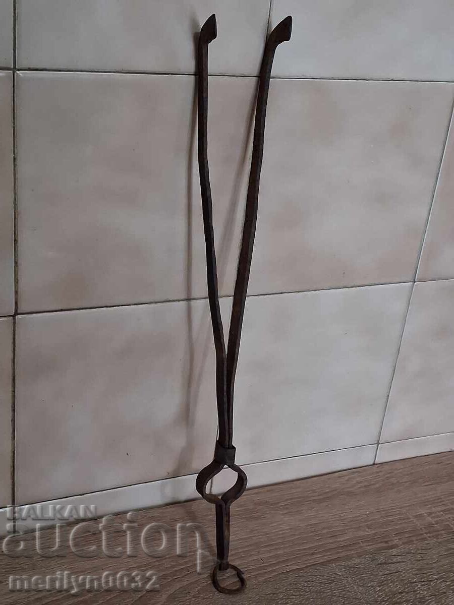 Παράδοση Παλιό ντιλάφι, λαβίδα, σφυρήλατο σίδερο για φούρνο