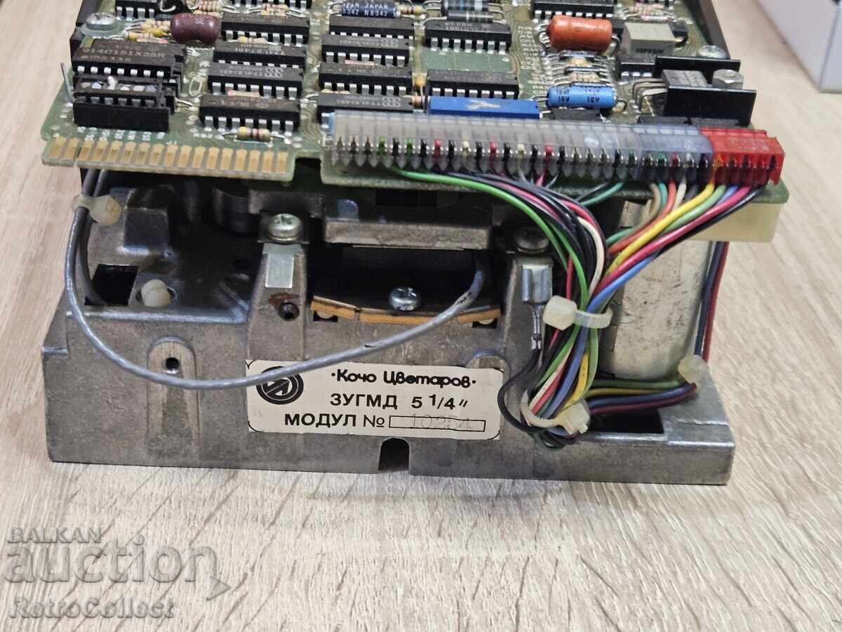 Unitate floppy de 5.25 inchi funcțională Kocho Tsvetarov 360 KB Pravetz 16 cu preț € 30.00 | 58.68 BGN