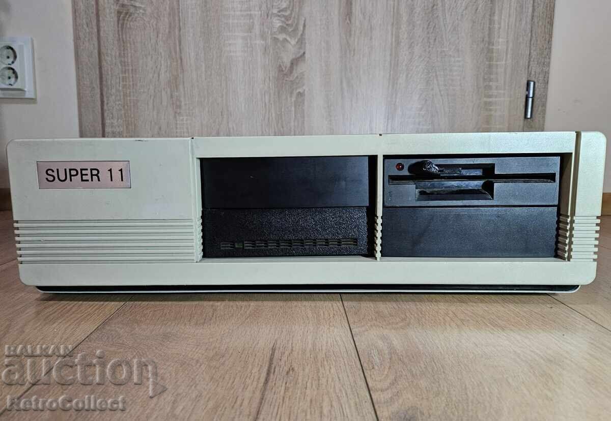 Calculator retro rar, funcțional, SUPER-11, asamblat la Pravets Calculator retro rar, funcțional, SUPER-11, asamblat la Pravets
