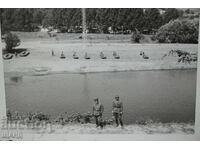 WWII Военна Снимка Офицери  униформа река лодки учение