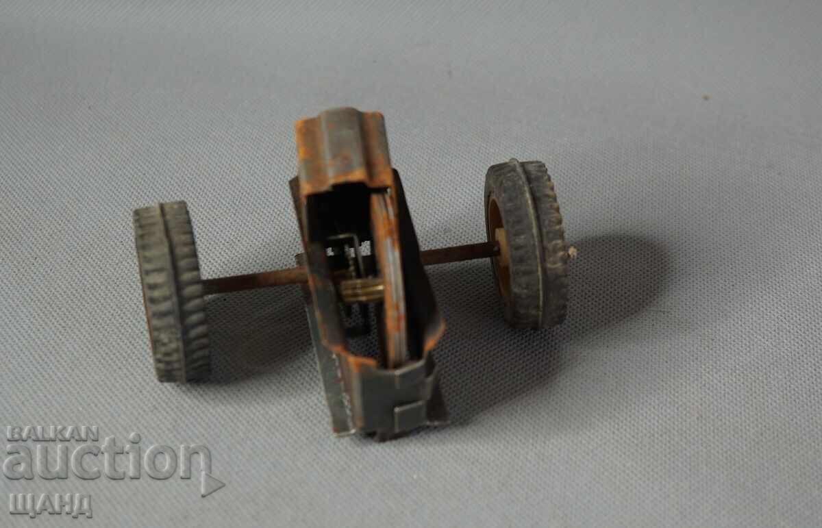 Jucărie veche românească din metal, camion, autobuz cu mecanism cu preț € 1.85 | 3.62 BGN Jucărie veche românească din metal, camion, autobuz cu mecanism cu preț € 1.85 | 3.62 BGN