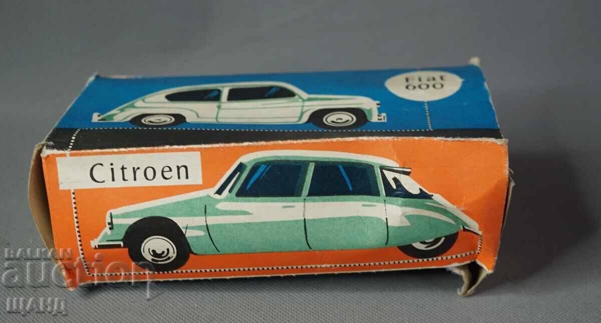 Cutie pentru mașinuță de jucărie ungurească CITROEN, VW, MERCEDES, FIAT cu preț € 17.60 | 34.42 BGN Cutie pentru mașinuță de jucărie ungurească CITROEN, VW, MERCEDES, FIAT cu preț € 17.60 | 34.42 BGN