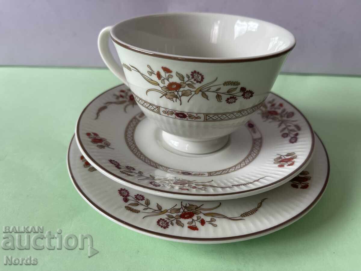Royal Doulton английски троен сет за чай Royal Doulton английски троен сет за чай