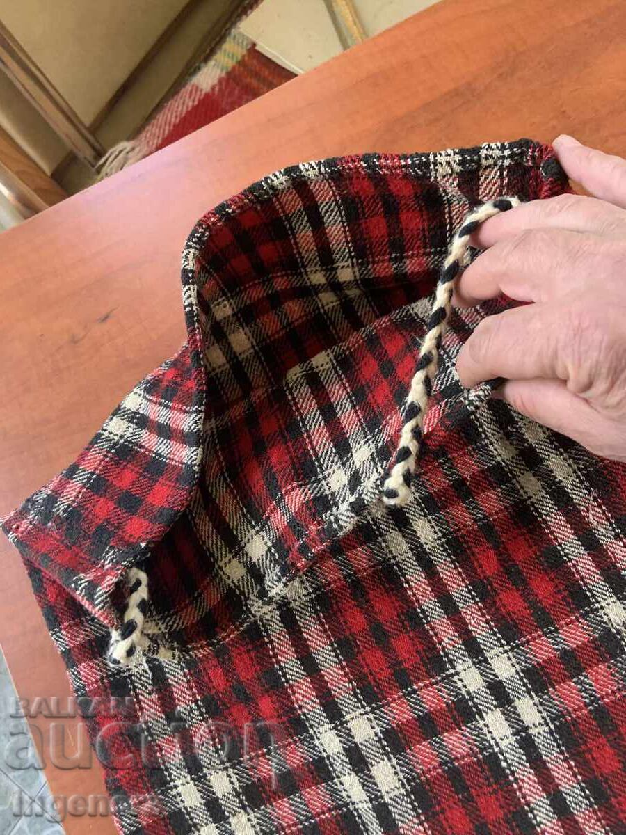 Licitație GEANTĂ MARE DIN LÂNĂ ETNICĂ FOLCLOR VINTAGE Licitație GEANTĂ MARE DIN LÂNĂ ETNICĂ FOLCLOR VINTAGE