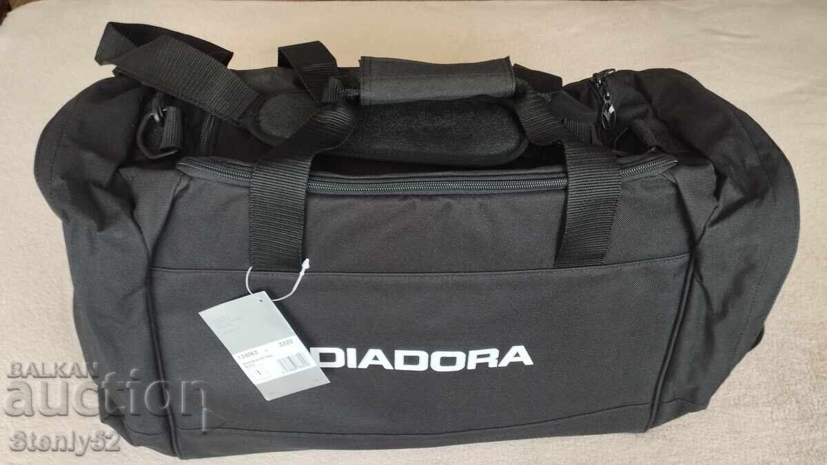 Geantă sport DIADORA mărime mare 65/35/35 cm. Nouă