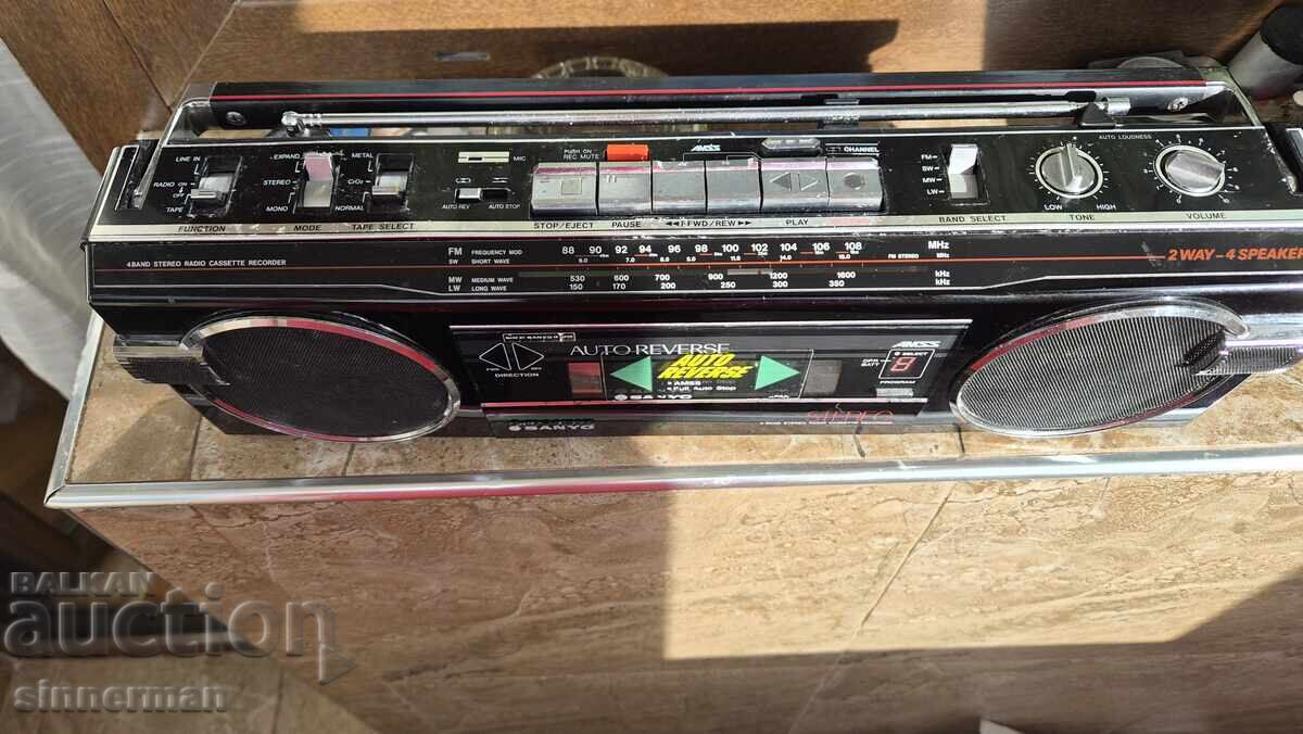 Radio-casetofon Sanyo M7870L cu preț € 5.00 | 9.78 BGN