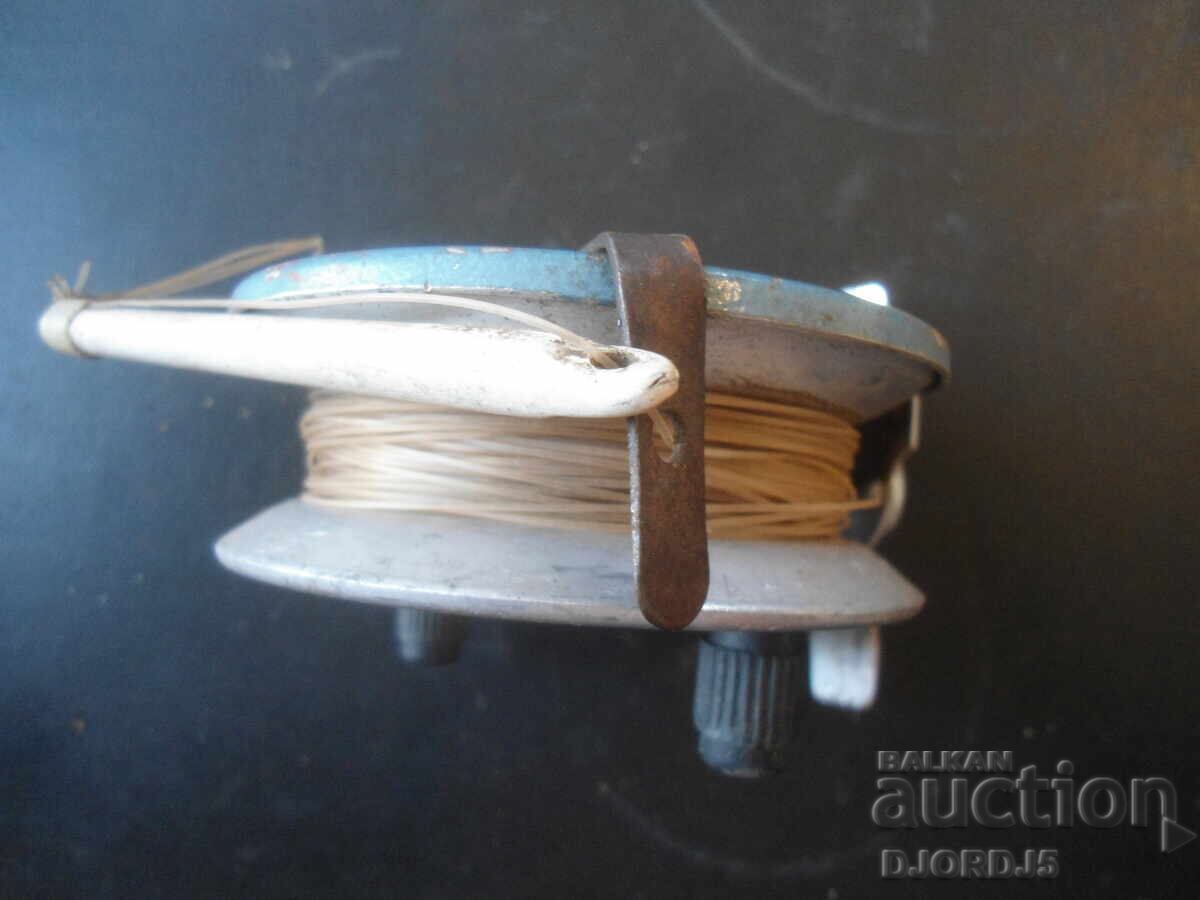 Mulinetă de pescuit veche, fabricată în URSS cu preț € 3.50 | 6.85 BGN