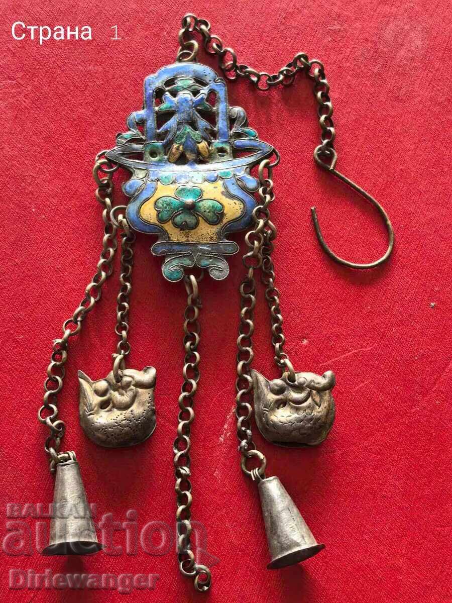 BIJUTERII ETNOGRAFICE. ARTĂ CHINEZEASCĂ VECHE cu preț € 190.00 | 371.61 BGN