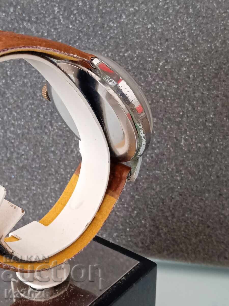 Livrarea Ceas rusesc bărbătesc mecanic cu întoarcere manuală RAKETA