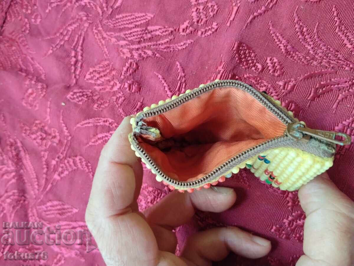 Livrarea Geanta veche cu margele