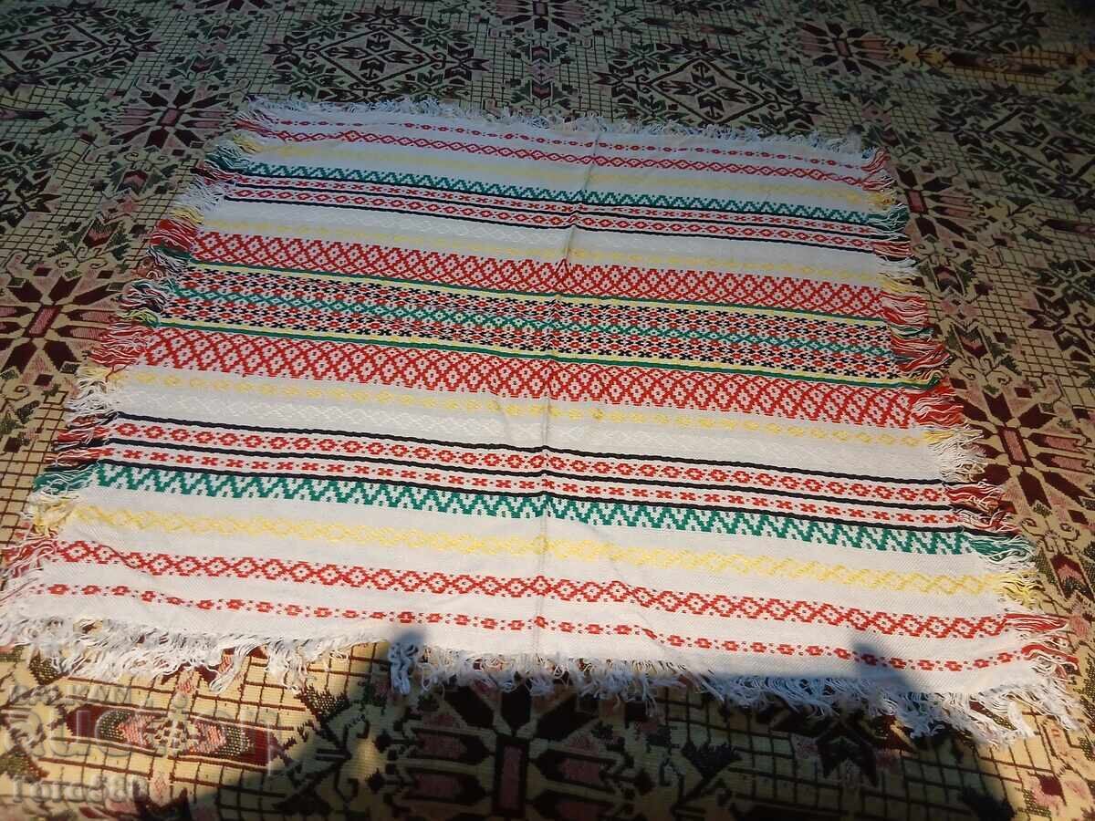 O fata de masa mica cu preț € 1.05 | 2.05 BGN O fata de masa mica cu preț € 1.05 | 2.05 BGN