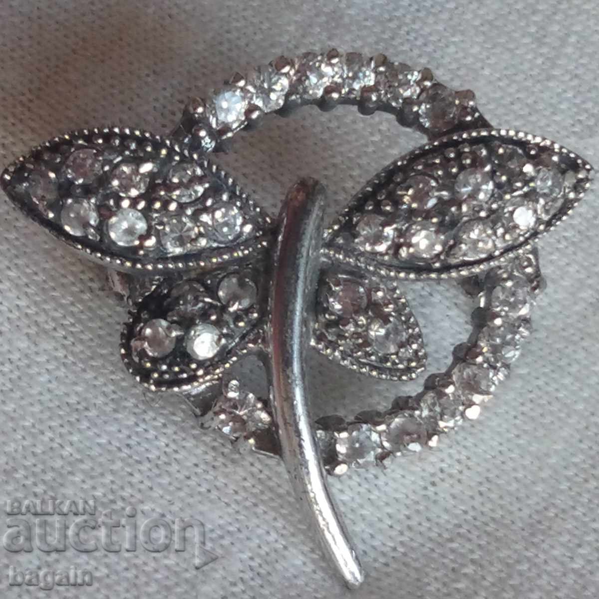 Broșă din argint în formă de fluture Broșă din argint în formă de fluture