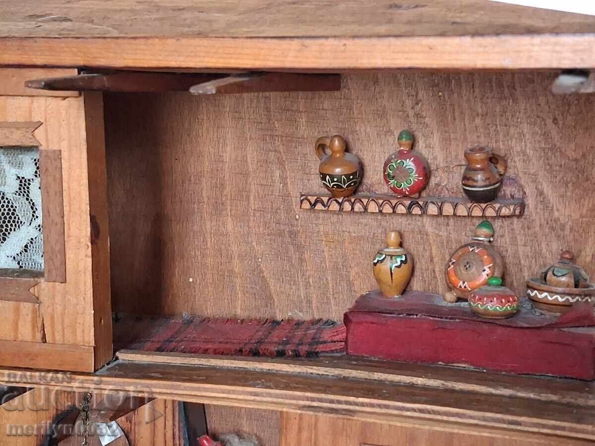 Livrarea Machetă casă din perioada renașterii bulgare model la scară redusă