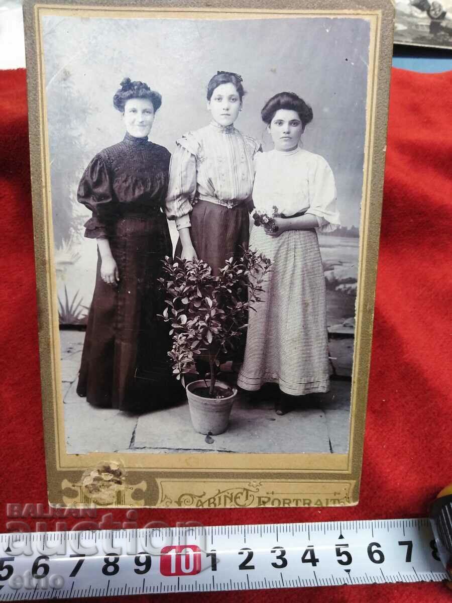 CARTON FOTO REGAL, COSTUM, doamne de oraș