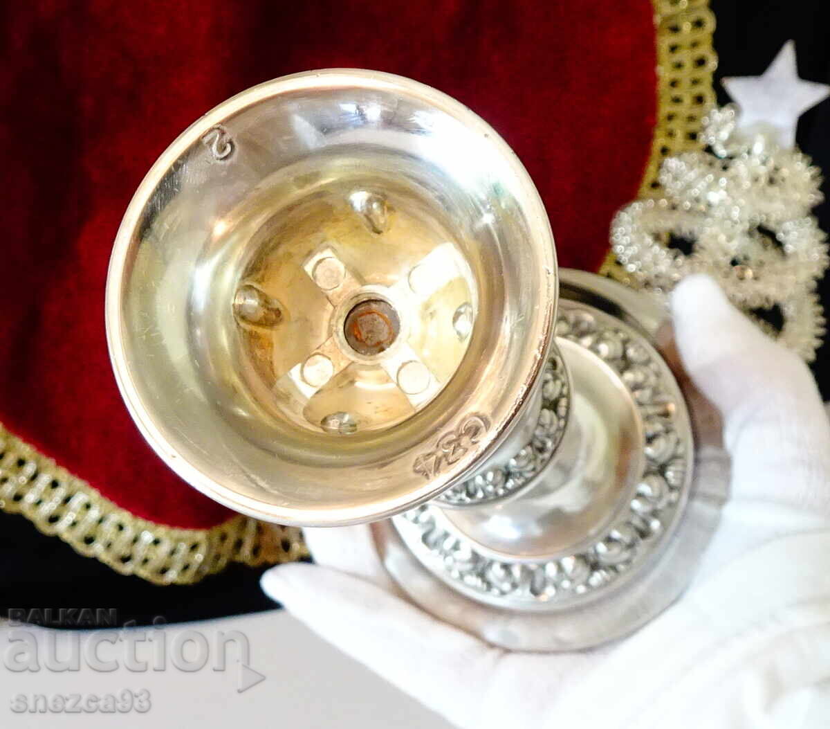 Αγγλικό επάργυρο κηροπήγιο Ianthe, με ανάγλυφα τριαντάφυλλα - 6 Αγγλικό επάργυρο κηροπήγιο Ianthe, με ανάγλυφα τριαντάφυλλα - 6