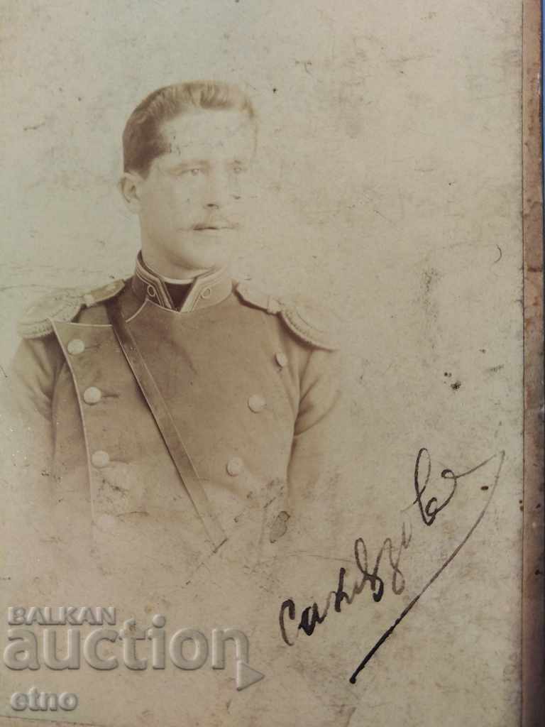 FOTOGRAFIE REGALĂ PE CARTON-SABIE, OFIȚER, ORDIN, BAIONETĂ, UNIFORMĂ