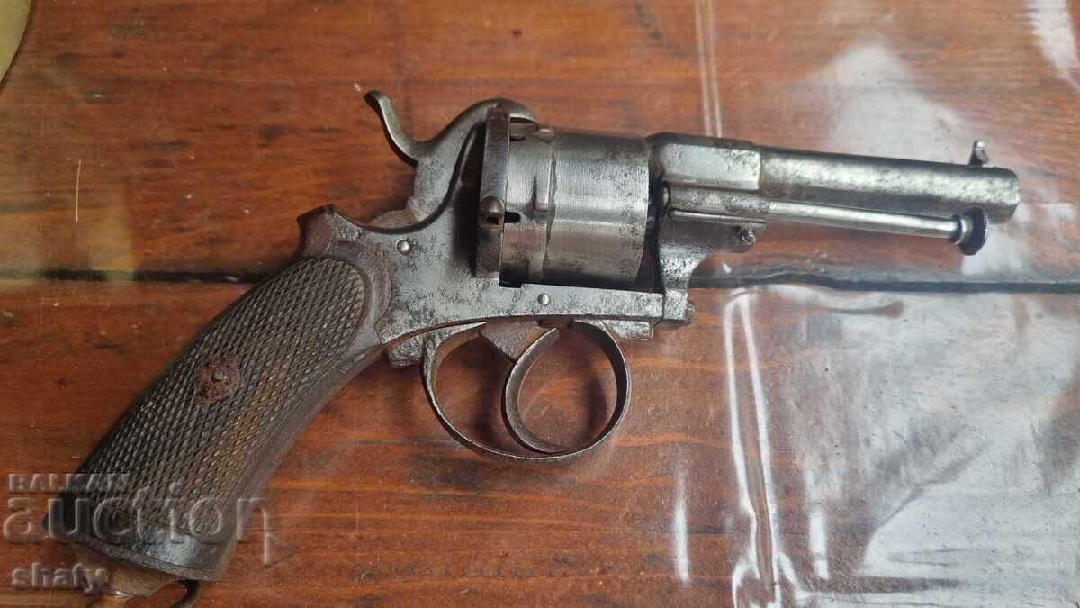 Revolver. Pistol. Lefaucheux