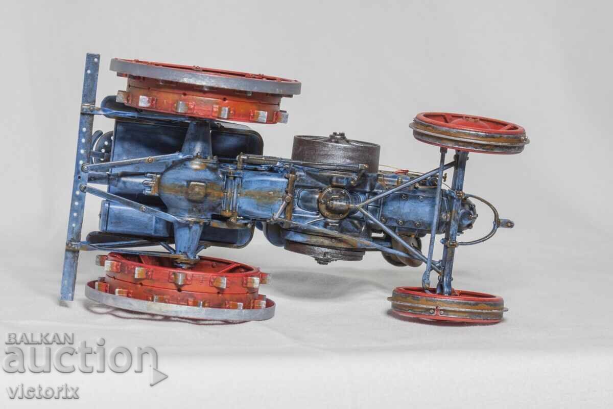 Auction  tractor model