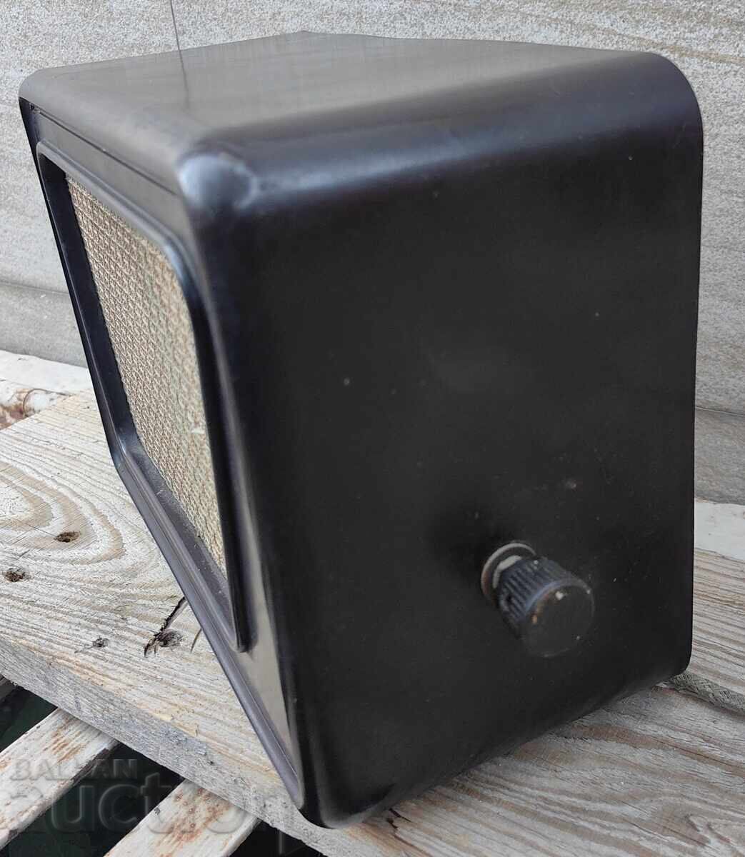 Licitație VECHE PRIZĂ RADIO DIN BACLITĂ, NEFUNCȚIONALĂ, RADIO PENTRU INTERIOR