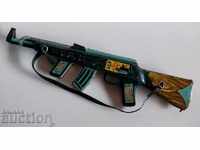 JUCĂRIE VECHE DE COPII AUTOMAT DIN TABLĂ PISTOL METALIC