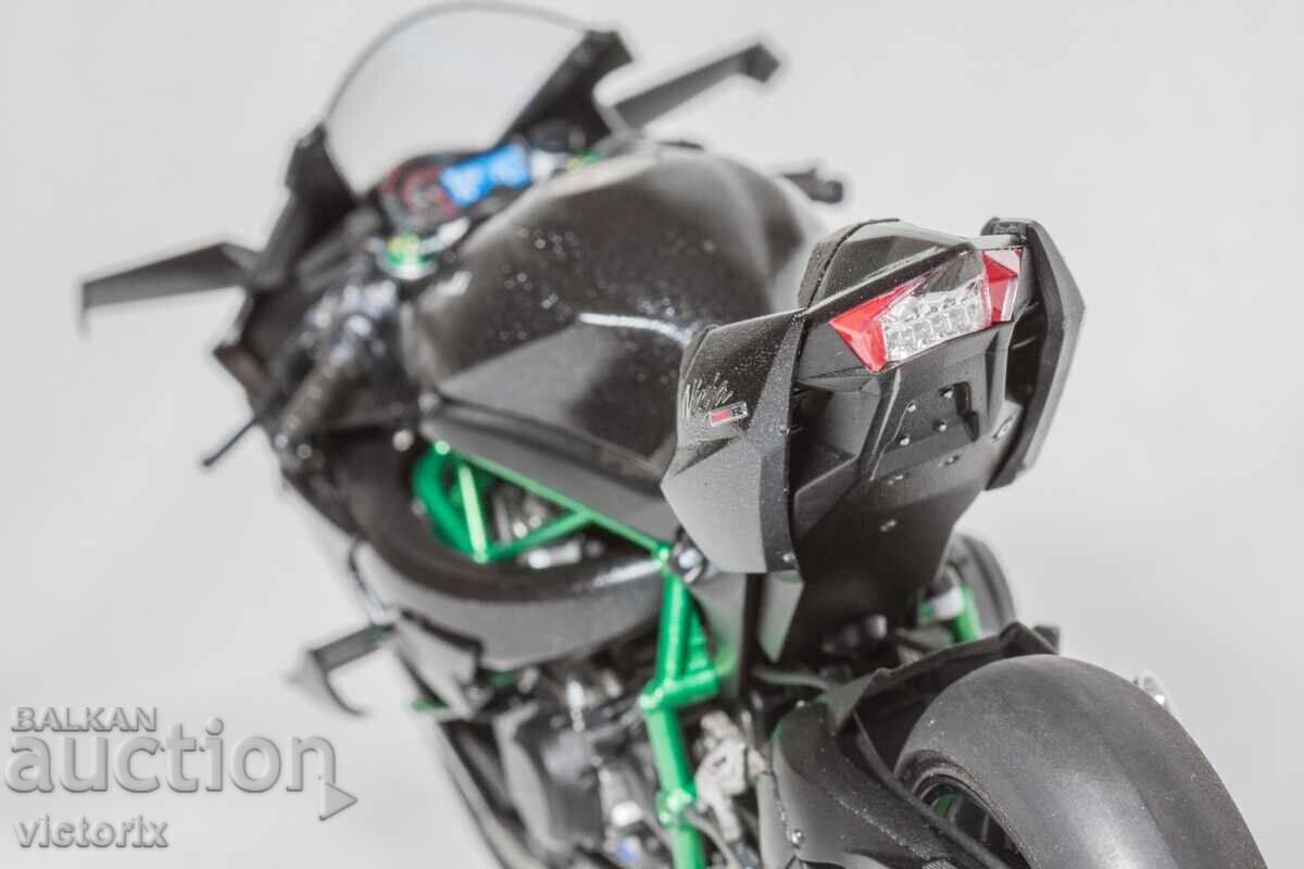 Μοντέλο μοτοσικλέτας Kawasaki Ninja H2R - 6