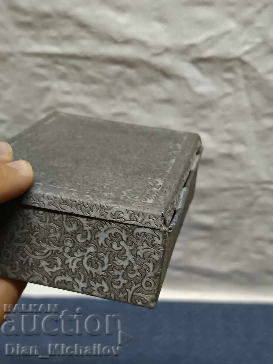Auction Old Metal Box Auction Old Metal Box
