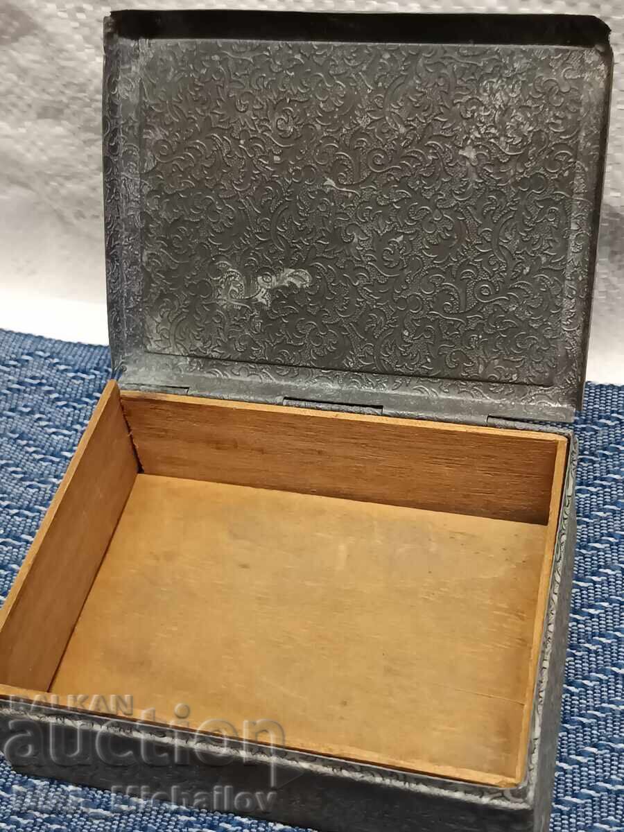 Old Metal Box - 5 Old Metal Box - 5