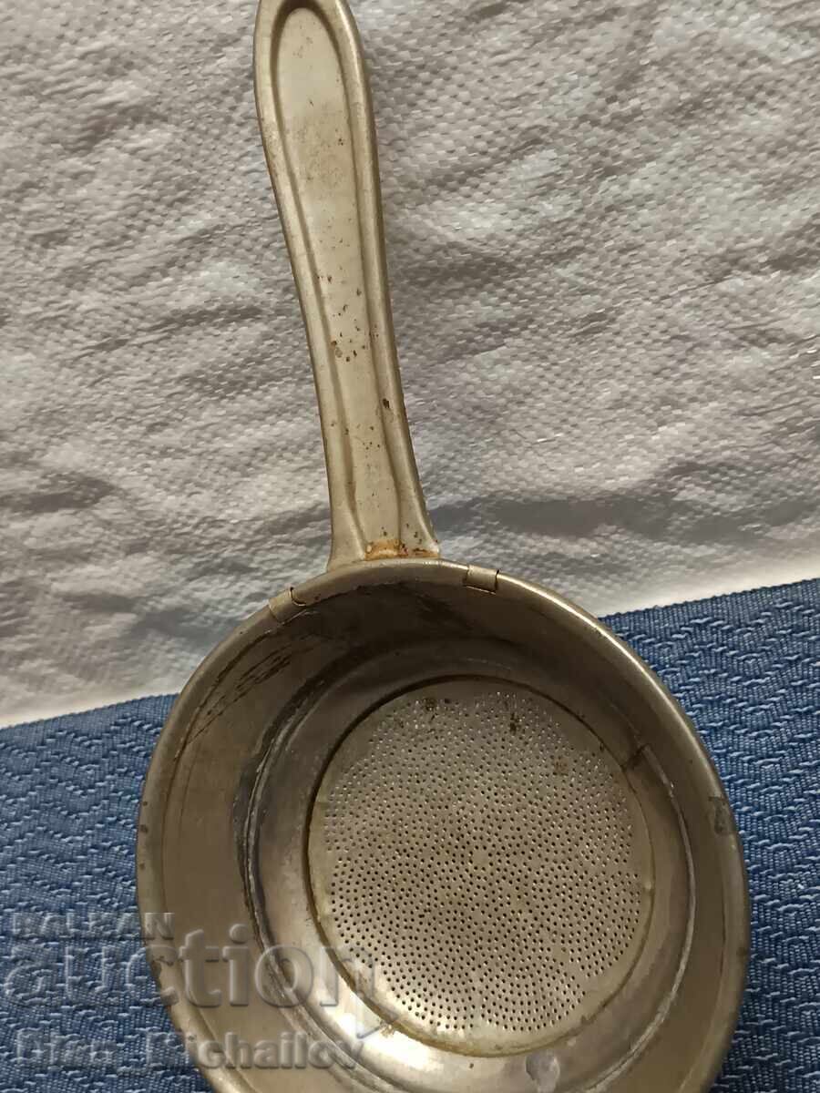 Sită metalică vintage cu preț € 12.00 | 23.47 BGN